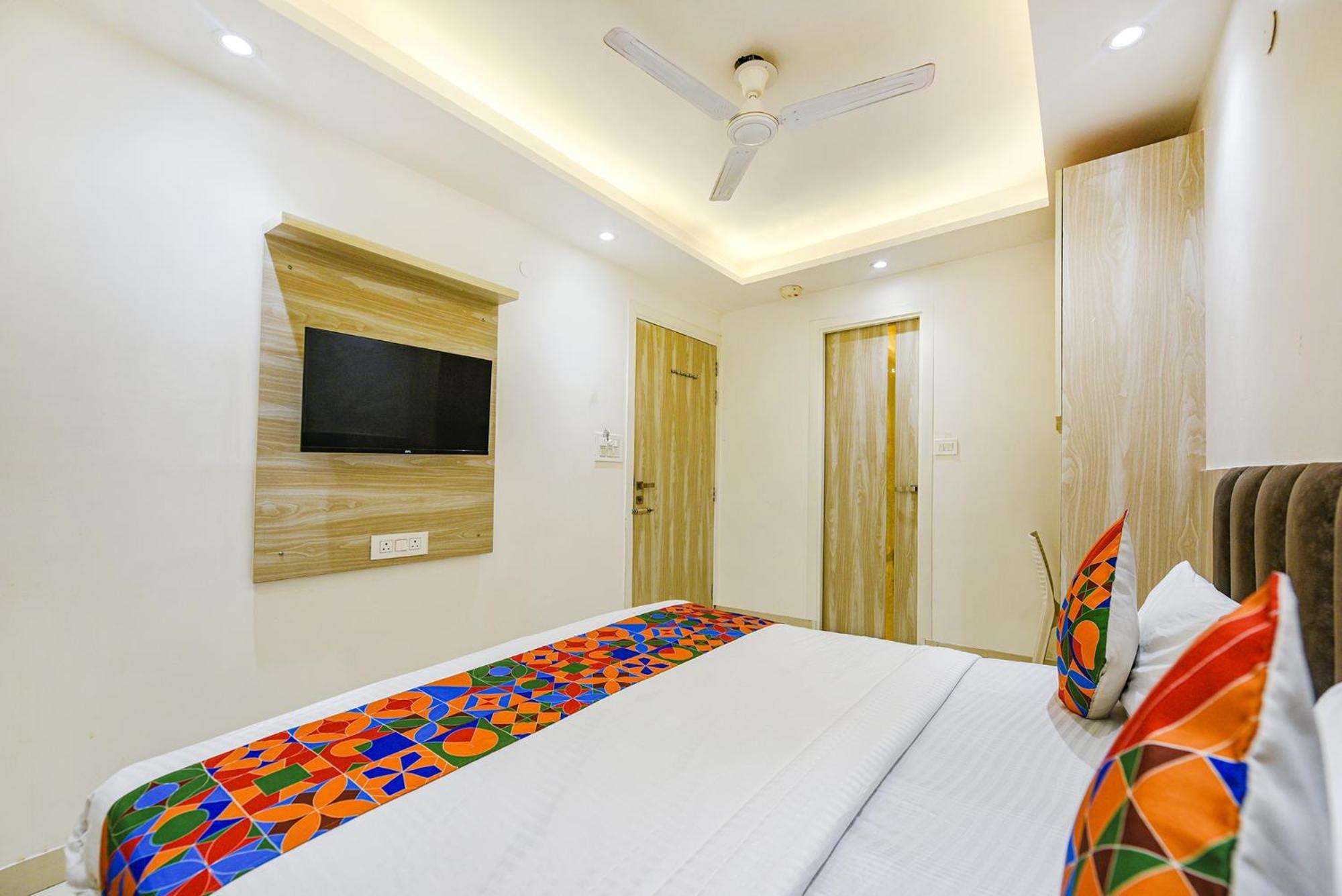 Fabhotel Luxury Inn Near Adarsh Nagar Metro Delhi  Ngoại thất bức ảnh