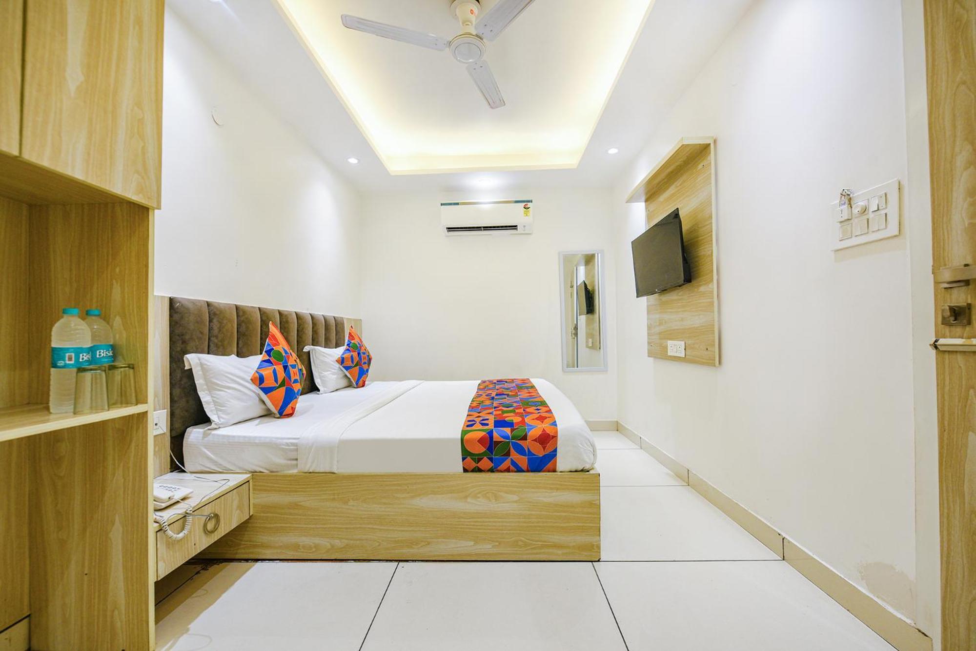 Fabhotel Luxury Inn Near Adarsh Nagar Metro Delhi  Ngoại thất bức ảnh