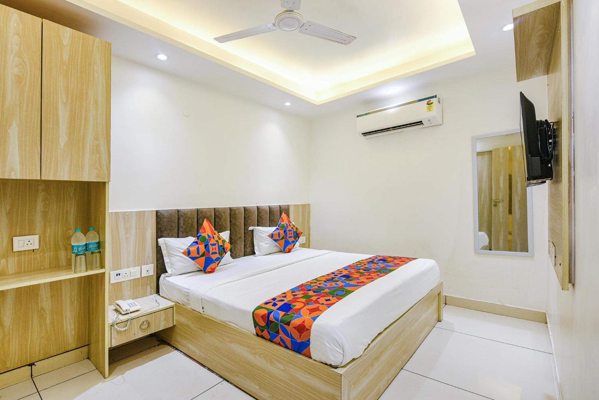 Fabhotel Luxury Inn Near Adarsh Nagar Metro Delhi  Ngoại thất bức ảnh
