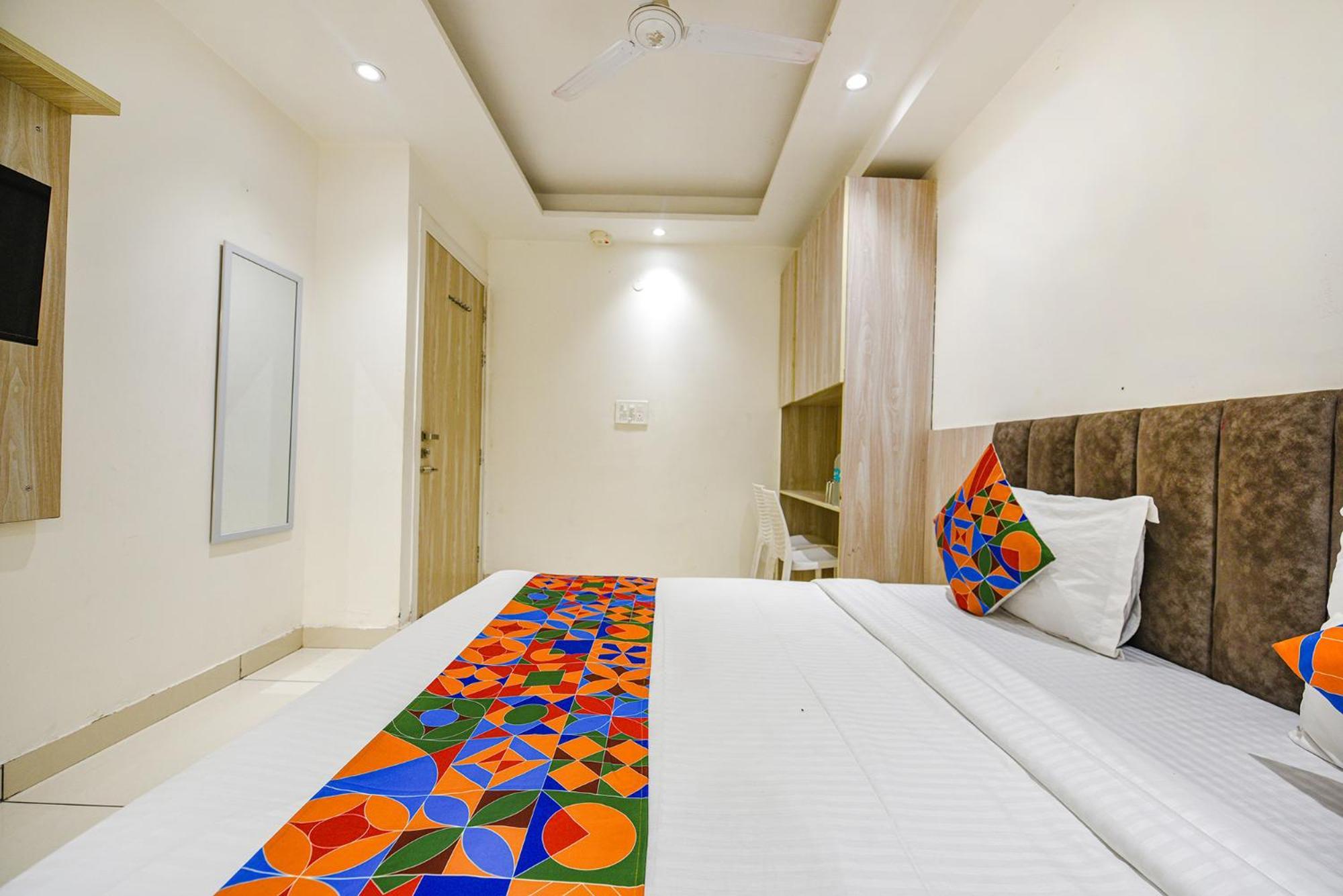 Fabhotel Luxury Inn Near Adarsh Nagar Metro Delhi  Ngoại thất bức ảnh
