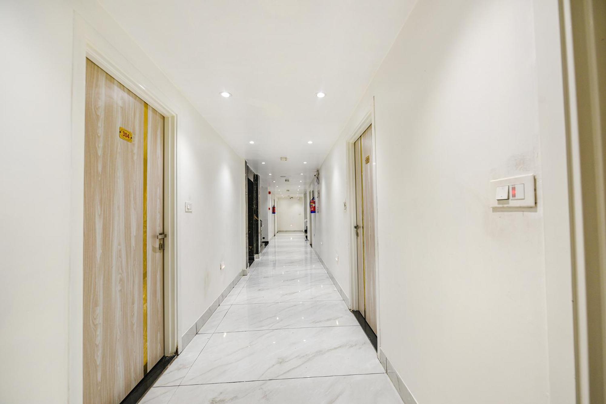 Fabhotel Luxury Inn Near Adarsh Nagar Metro Delhi  Ngoại thất bức ảnh