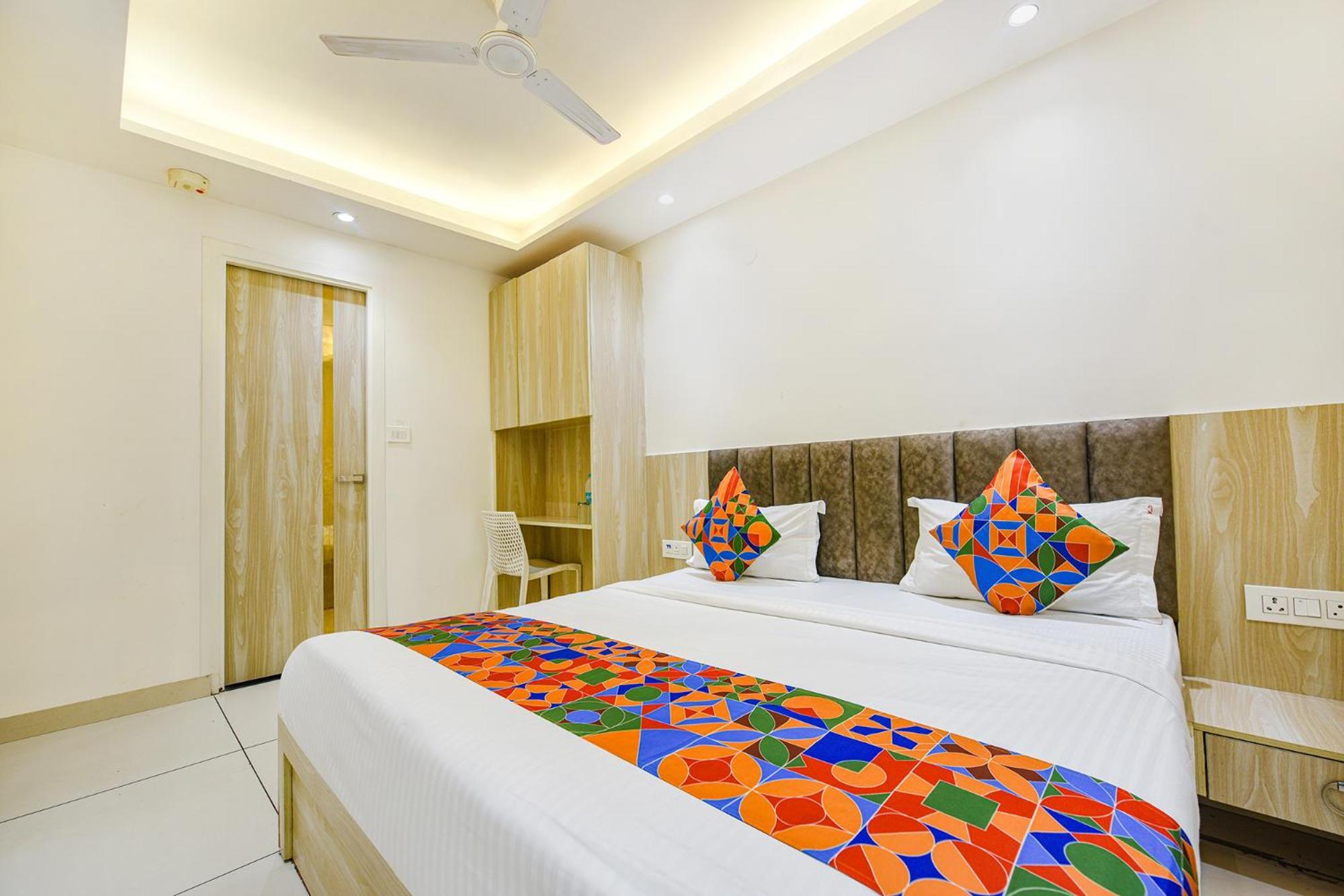 Fabhotel Luxury Inn Near Adarsh Nagar Metro Delhi  Ngoại thất bức ảnh