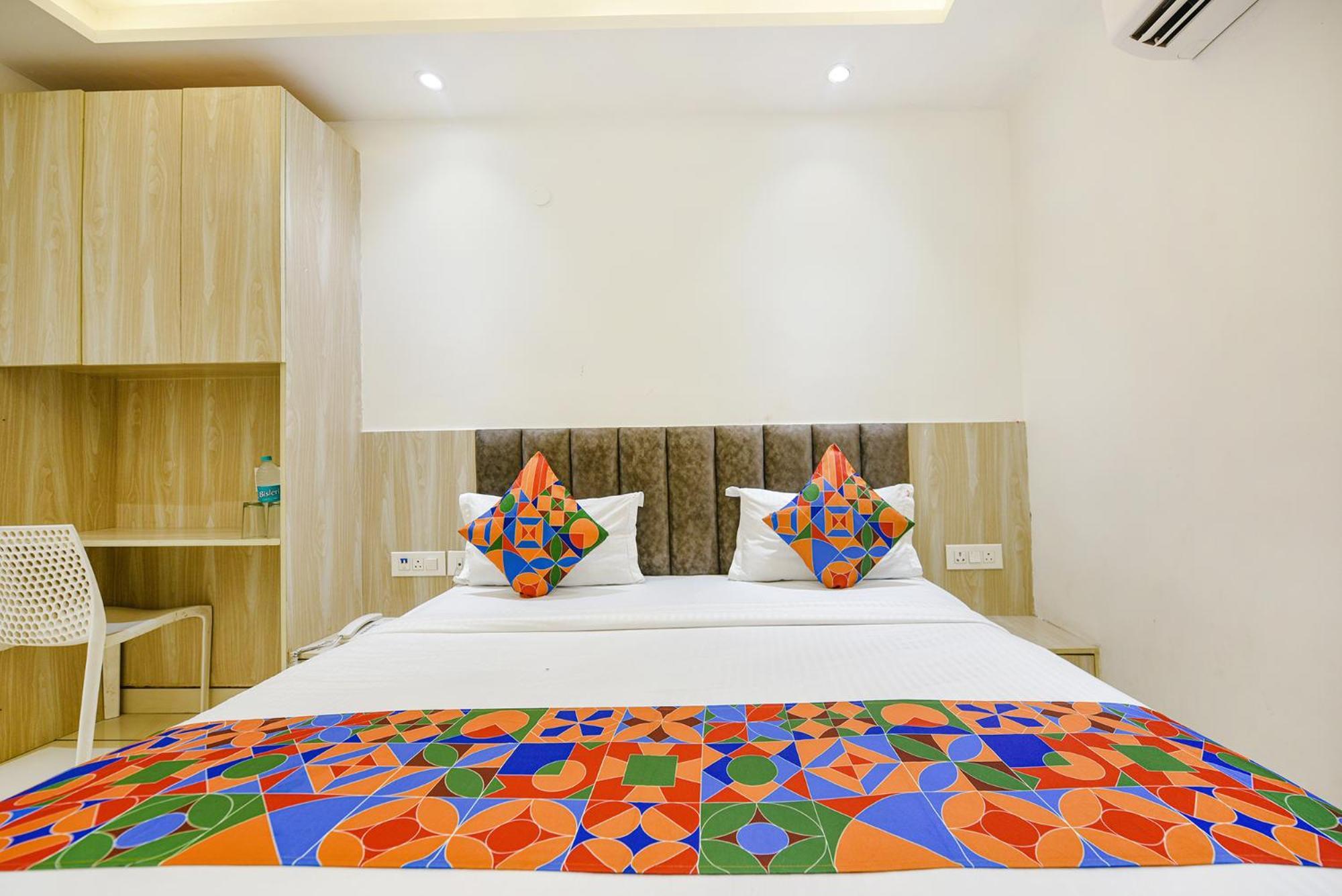 Fabhotel Luxury Inn Near Adarsh Nagar Metro Delhi  Ngoại thất bức ảnh